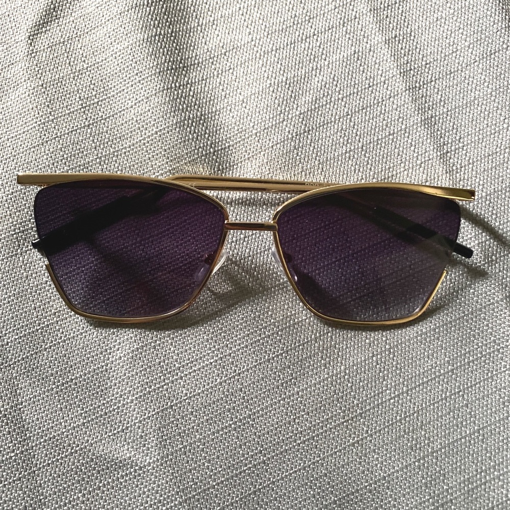 ✨Purple cat-eye frames✨